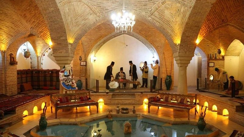 سفره خانه سنتی حمام قلعه همدان