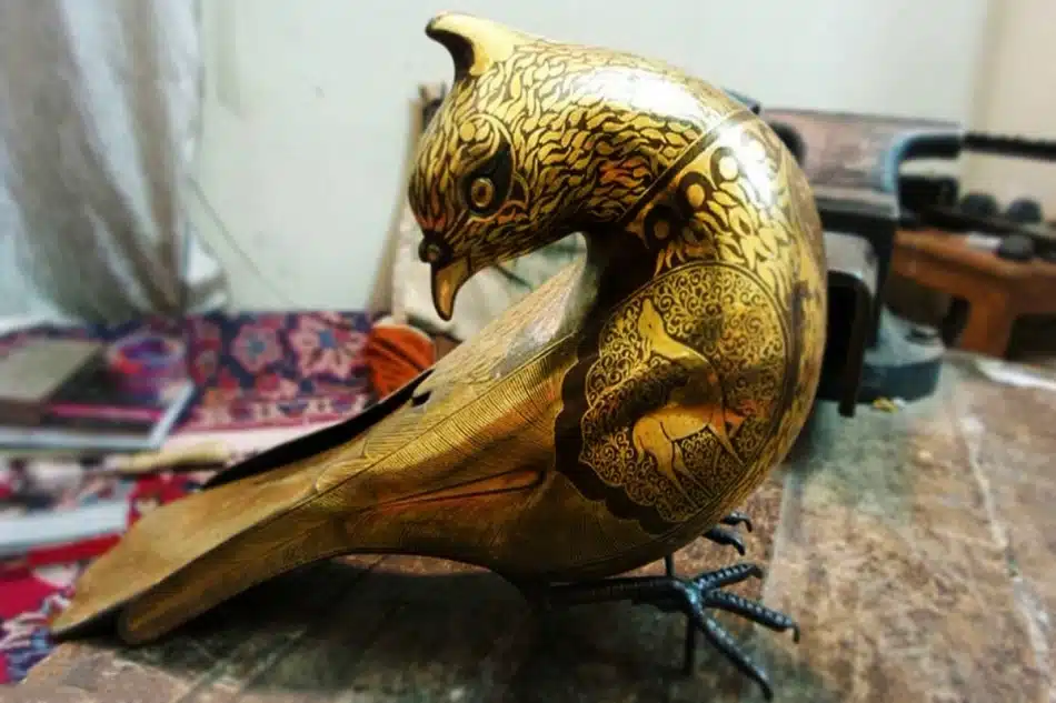 طلاکوبی از بهترین صنایع دستی در همدان
