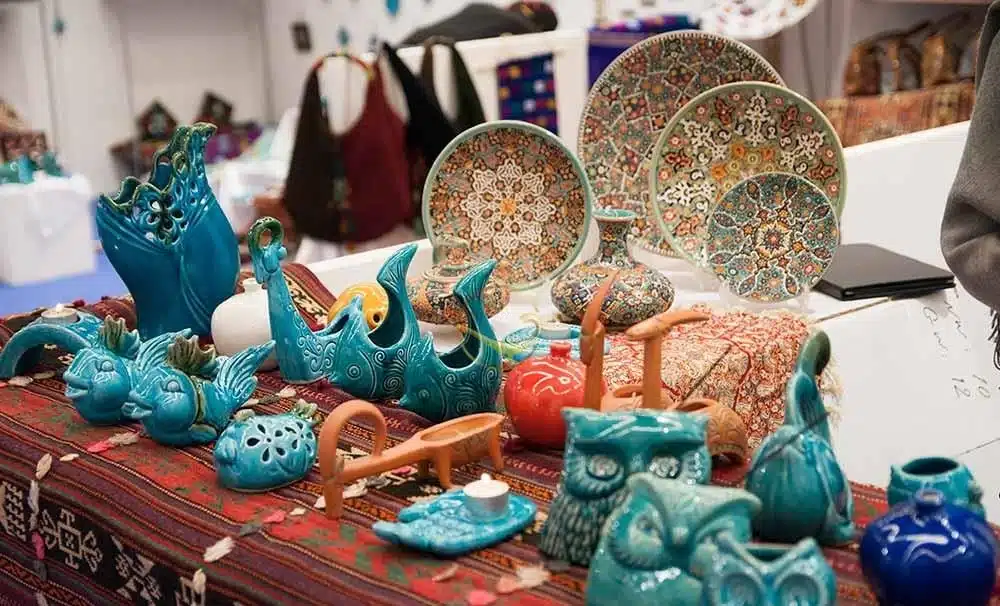 سفال لالجین از بهترین صنایع دستی در همدان