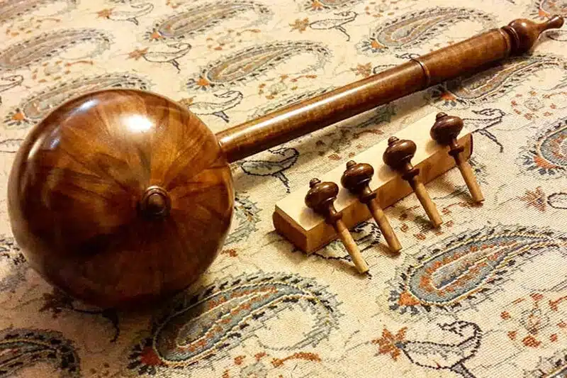 ساز سازی از بهترین صنایع دستی در همدان