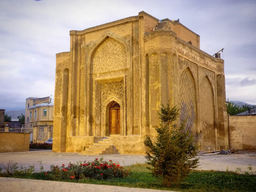 گنبد علویان همدان +جاهای دیدنی همدان