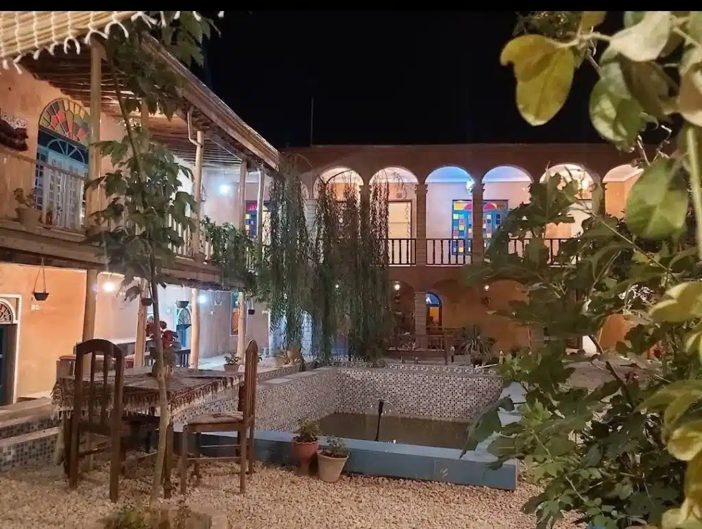 اقامتگاه بومگردی شبستان همدان