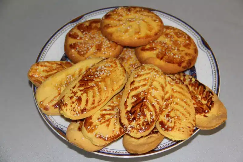 نان چای سوغات همدان از صنایع دستی و سوغات همدان